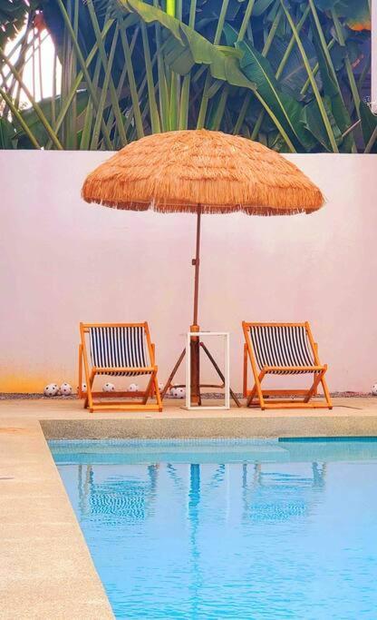 Villa 棕榈泉 Yishu 8br Pool 한국어가능 Pattaya