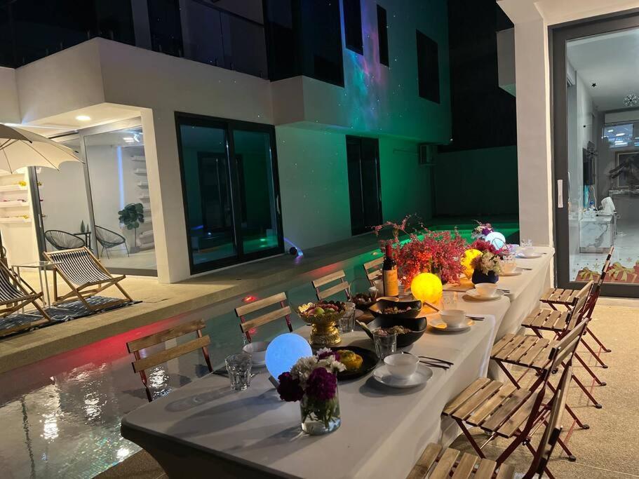 Villa 棕榈泉 Yishu 8br Pool 한국어가능 Pattaya