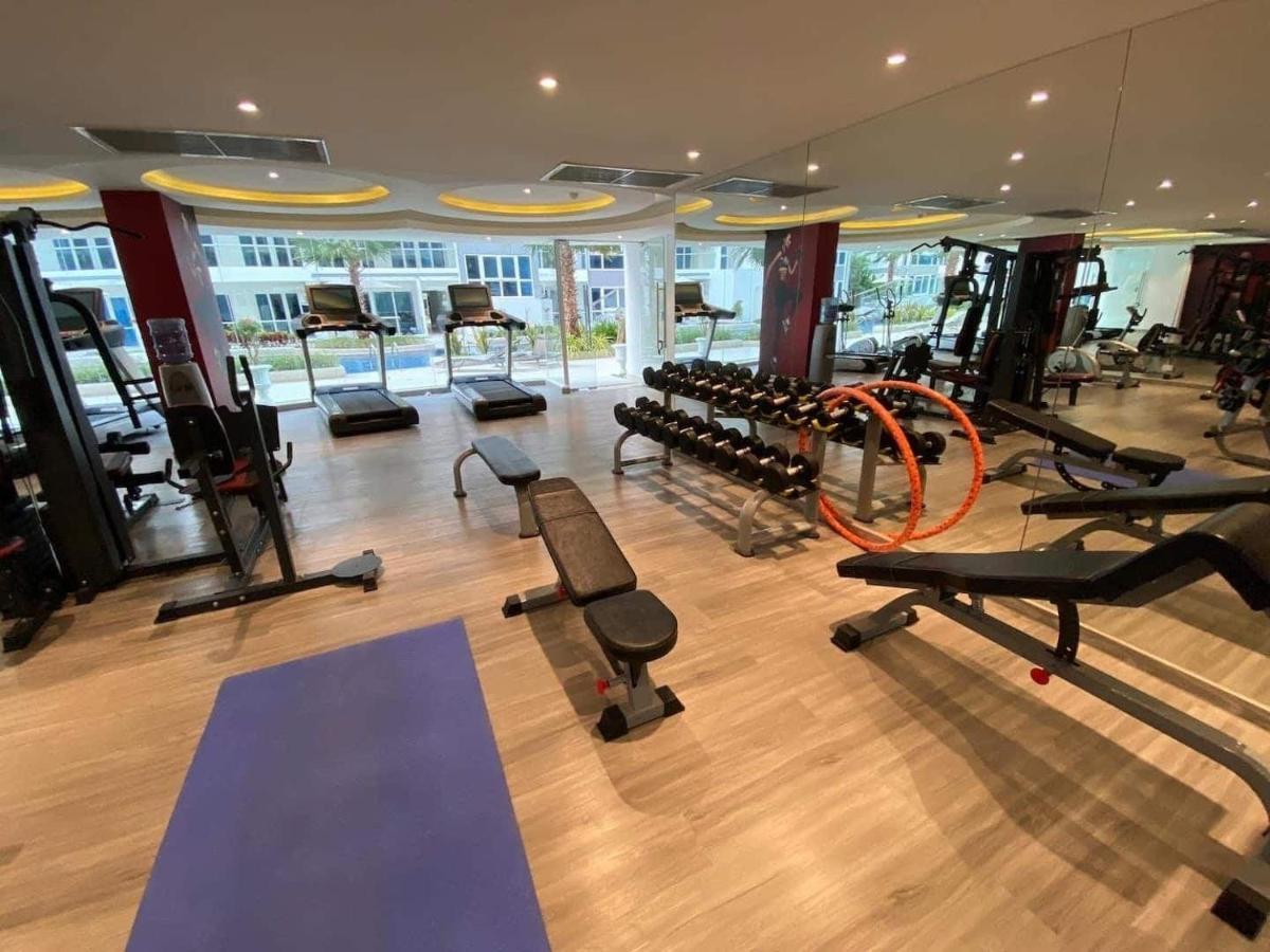 Large Ground Floor Condo, Grand Avenue, *