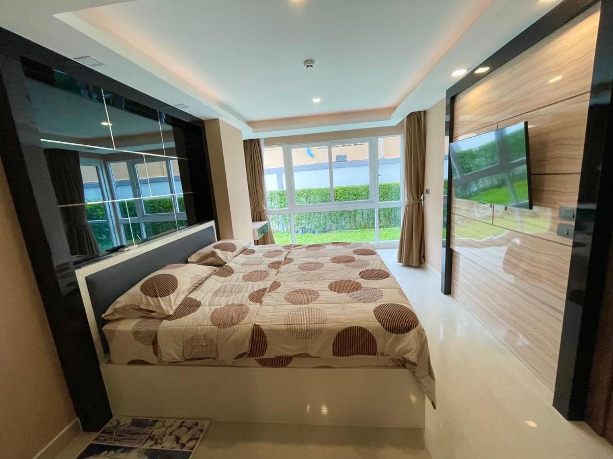 Large Ground Floor Condo, Grand Avenue, * Pattaya