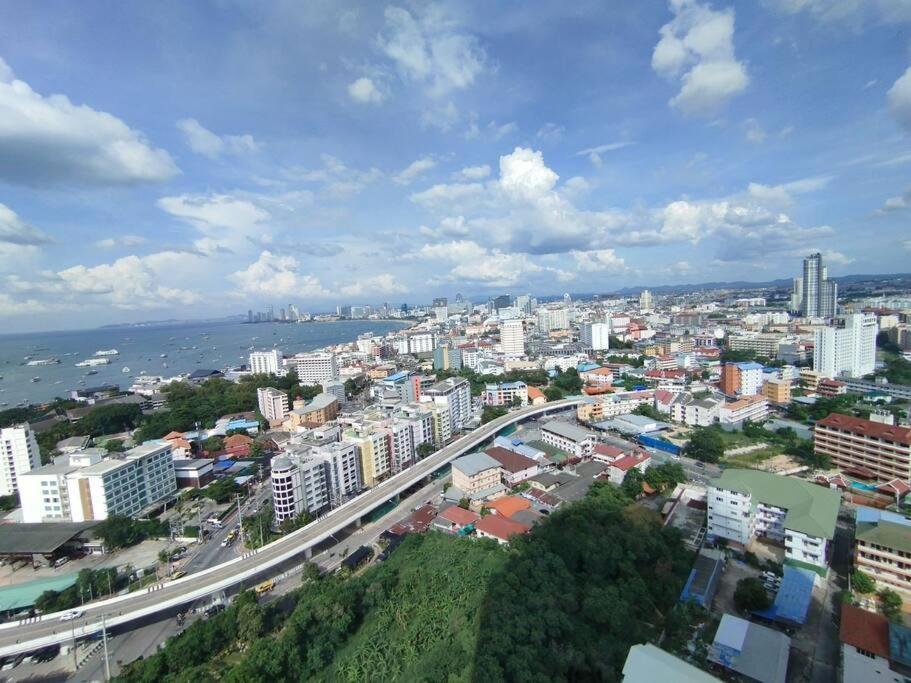 Seaview Apartment Pattaya
