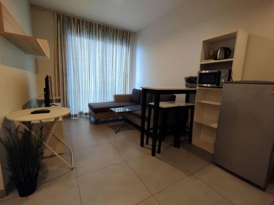 Seaview Apartment Pattaya