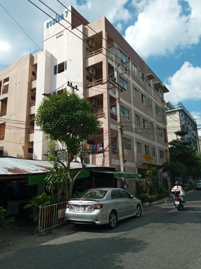 Apartment студия. пратамнак хилл.
