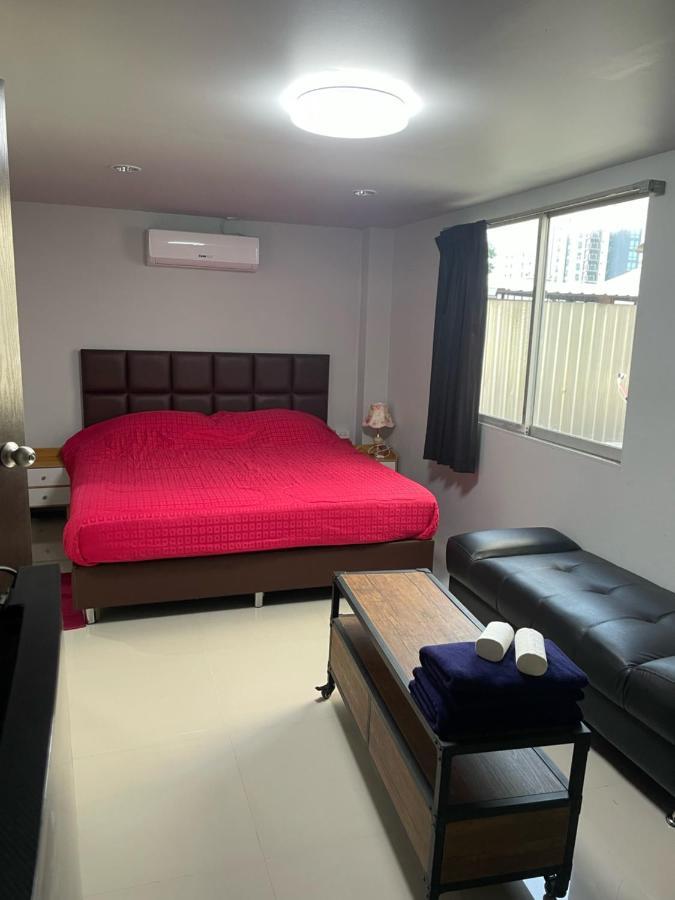 Happy Apple Guest house