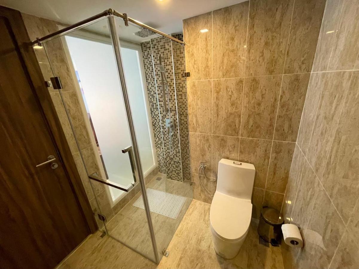 Large Deluxe 5 Grand Avenue Pattaya