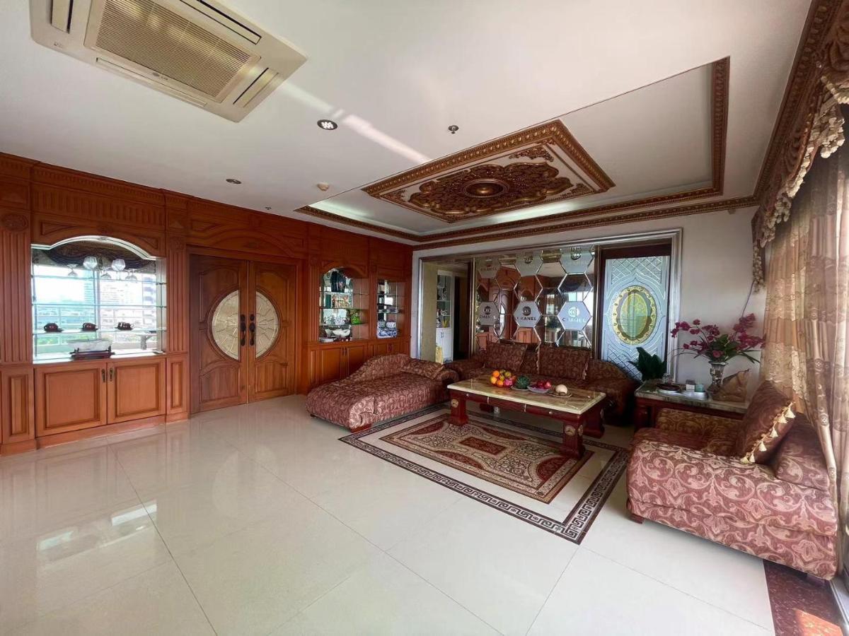 Apartment Beautiful Sea View Front