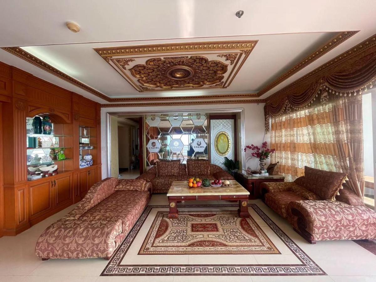 Beautiful Sea View Front Apartment