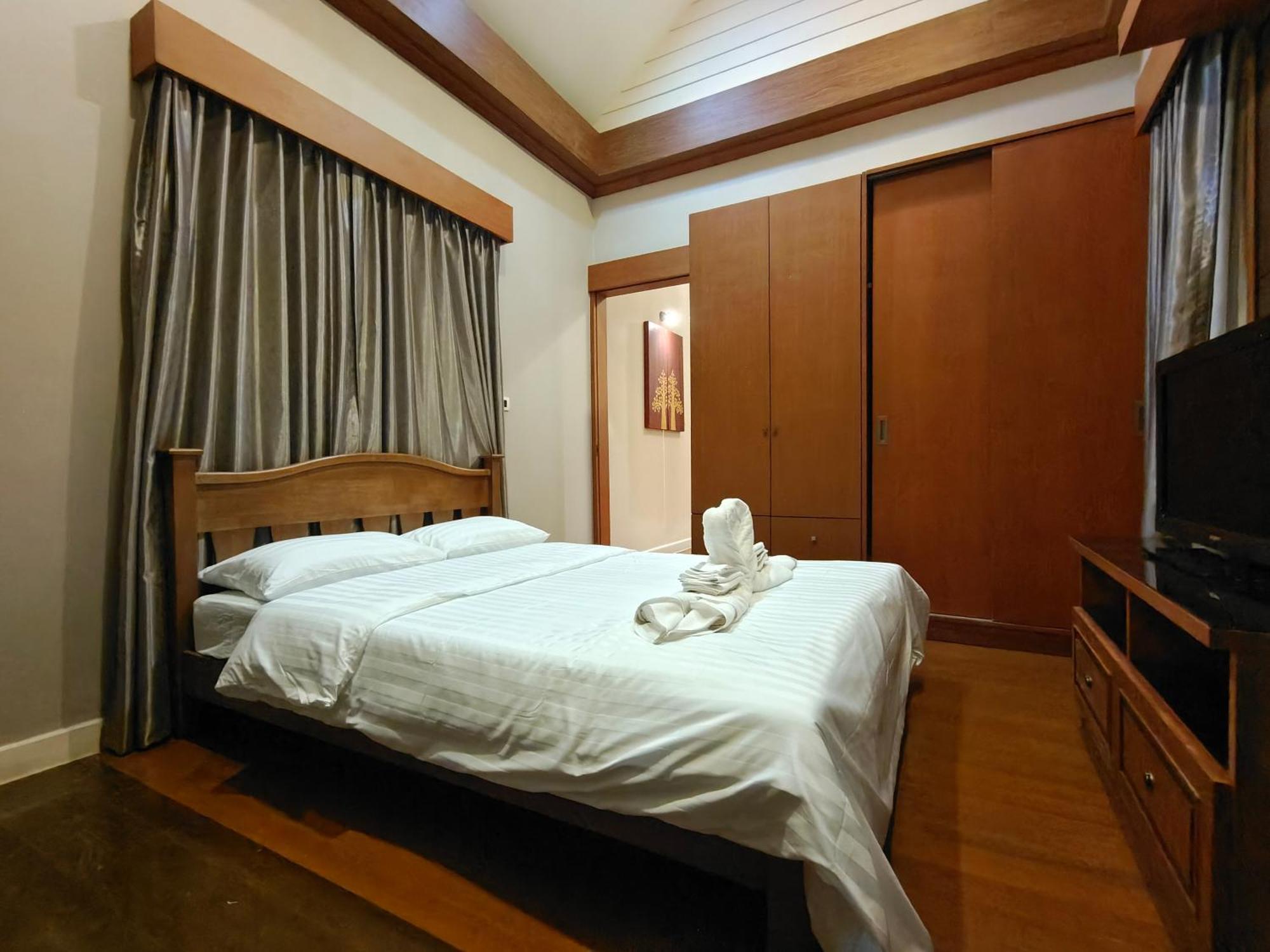 Villa Baan Natcha Pool Center