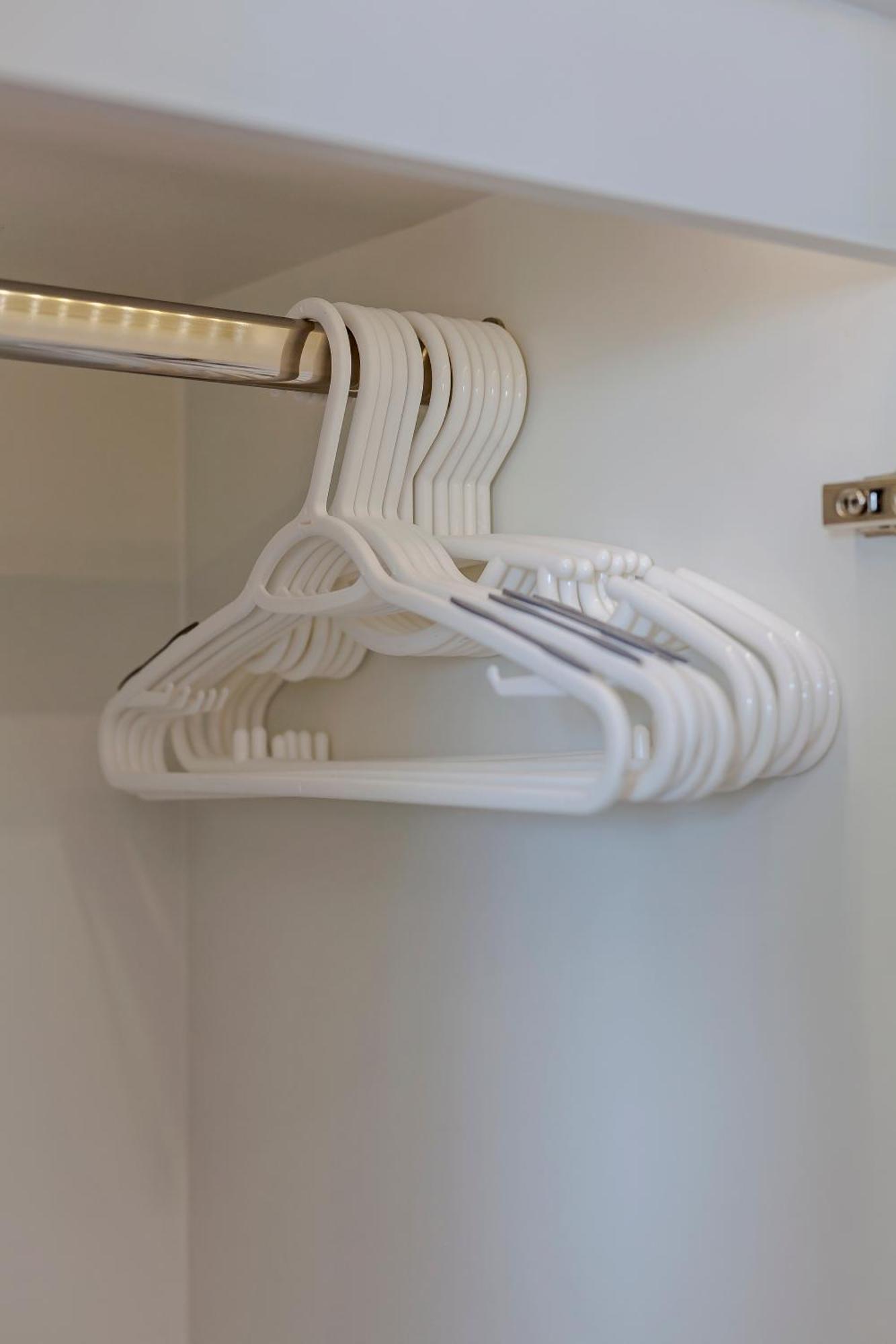 R I V I E R A L Luxury L Guest Friendly L Jomtien * Pattaya