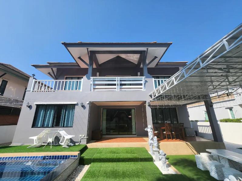 Deluxe Pool Close To And Walking Street! Pattaya