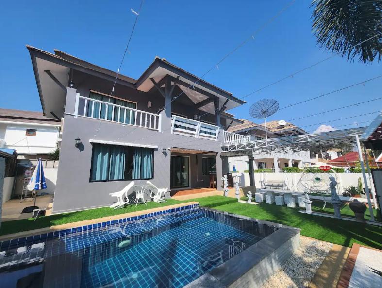 Deluxe Pool Close To And Walking Street! Villa