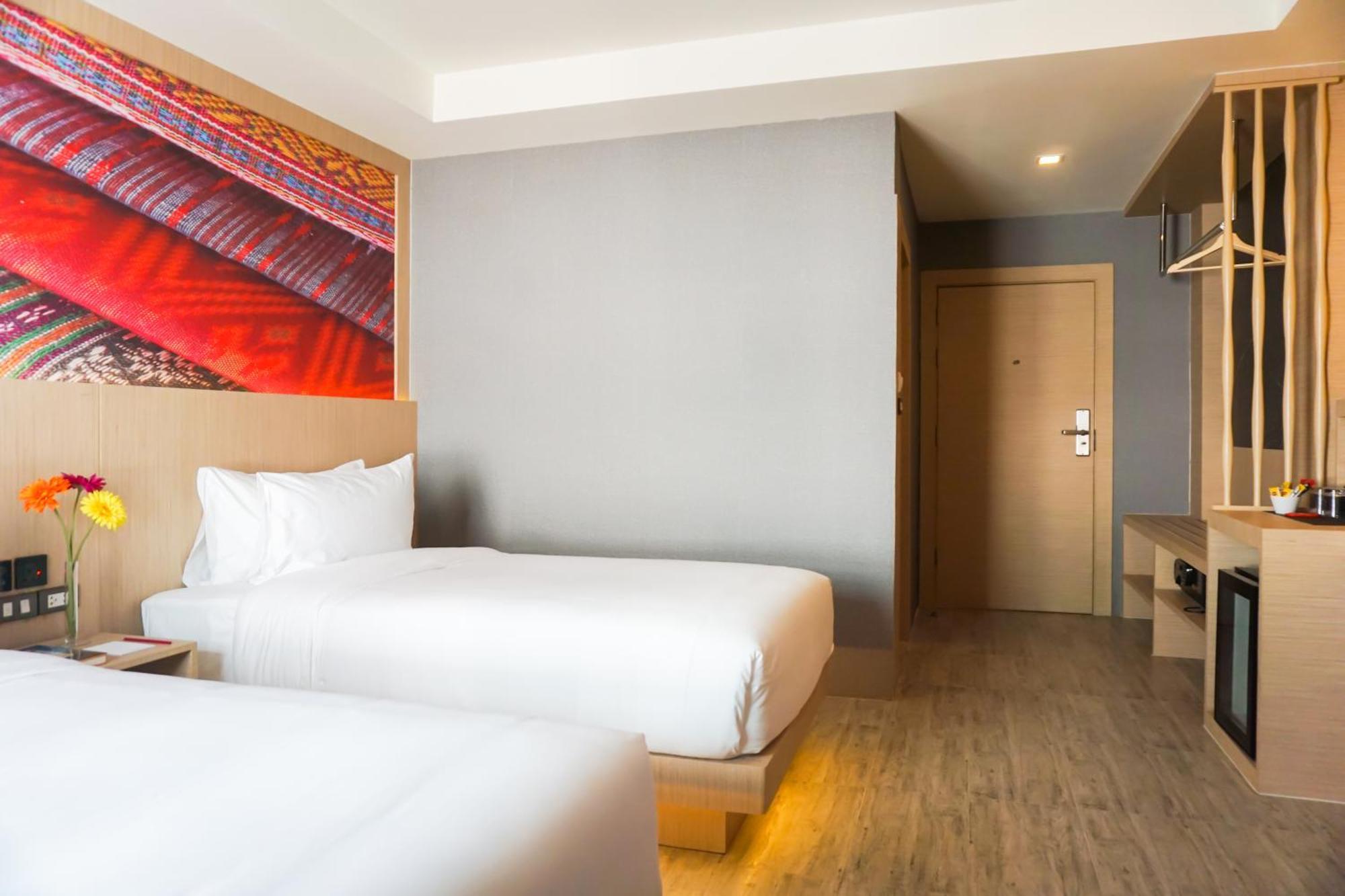 โรงแรม Glow 4*
