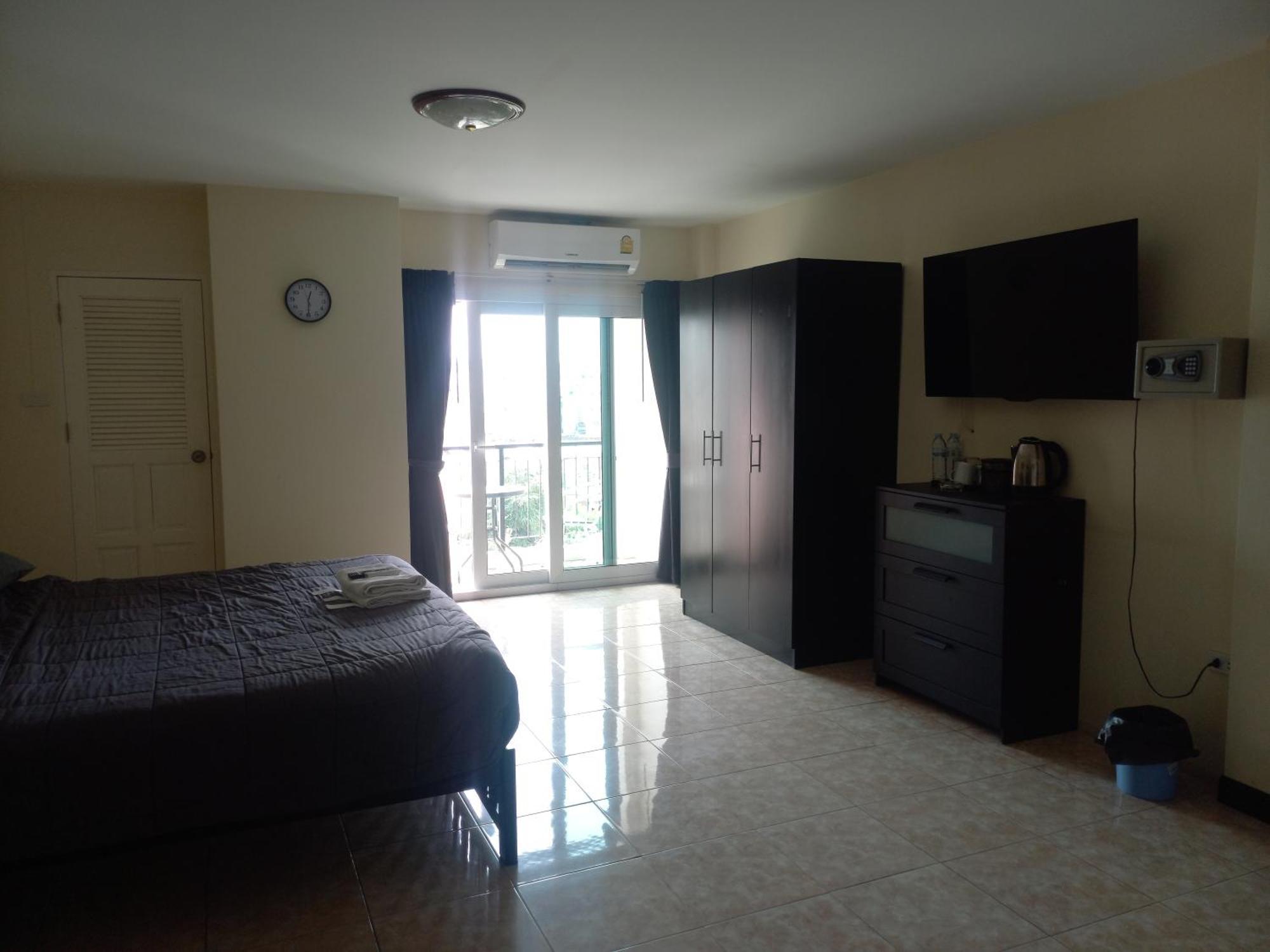 Dania Hotel *