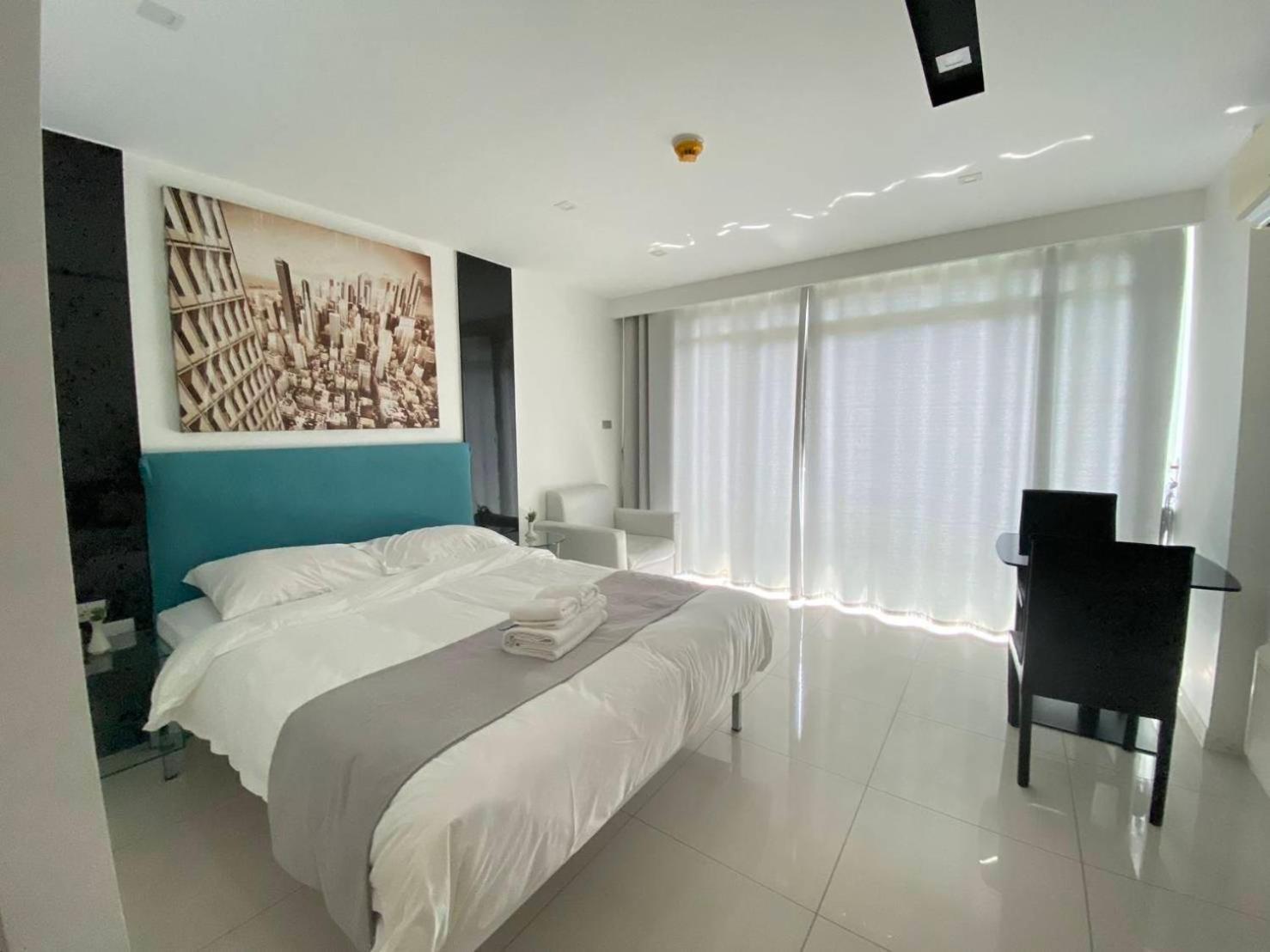 Center​ ​residence​ K K *