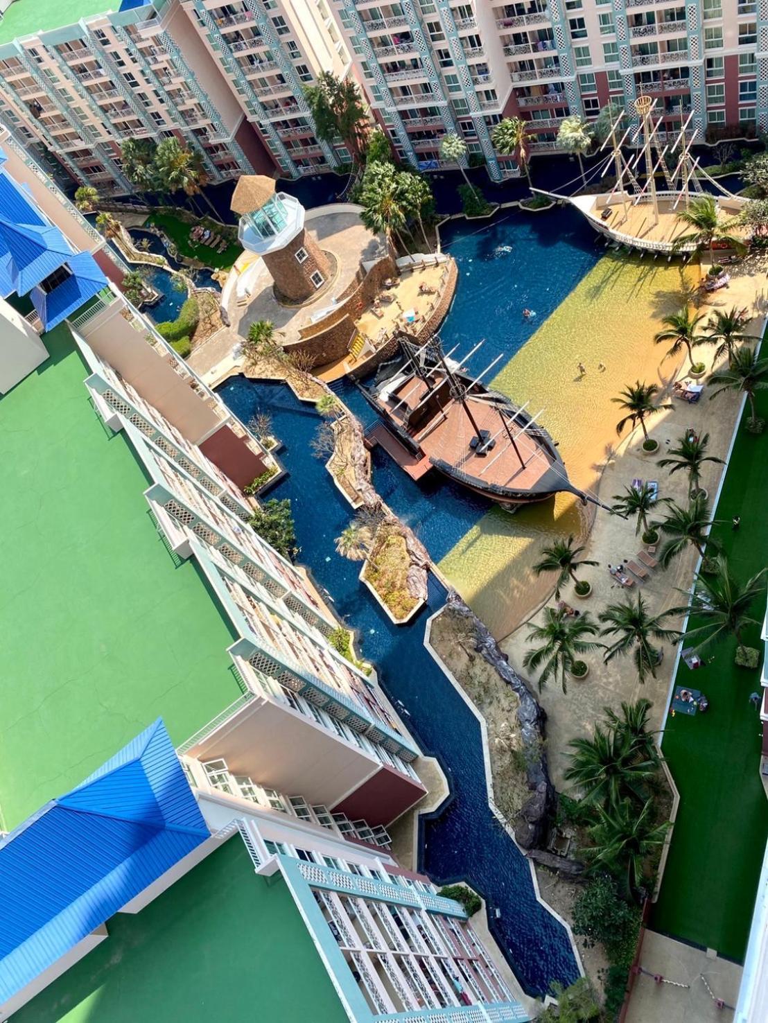 Grand Caribbean 19 Floor