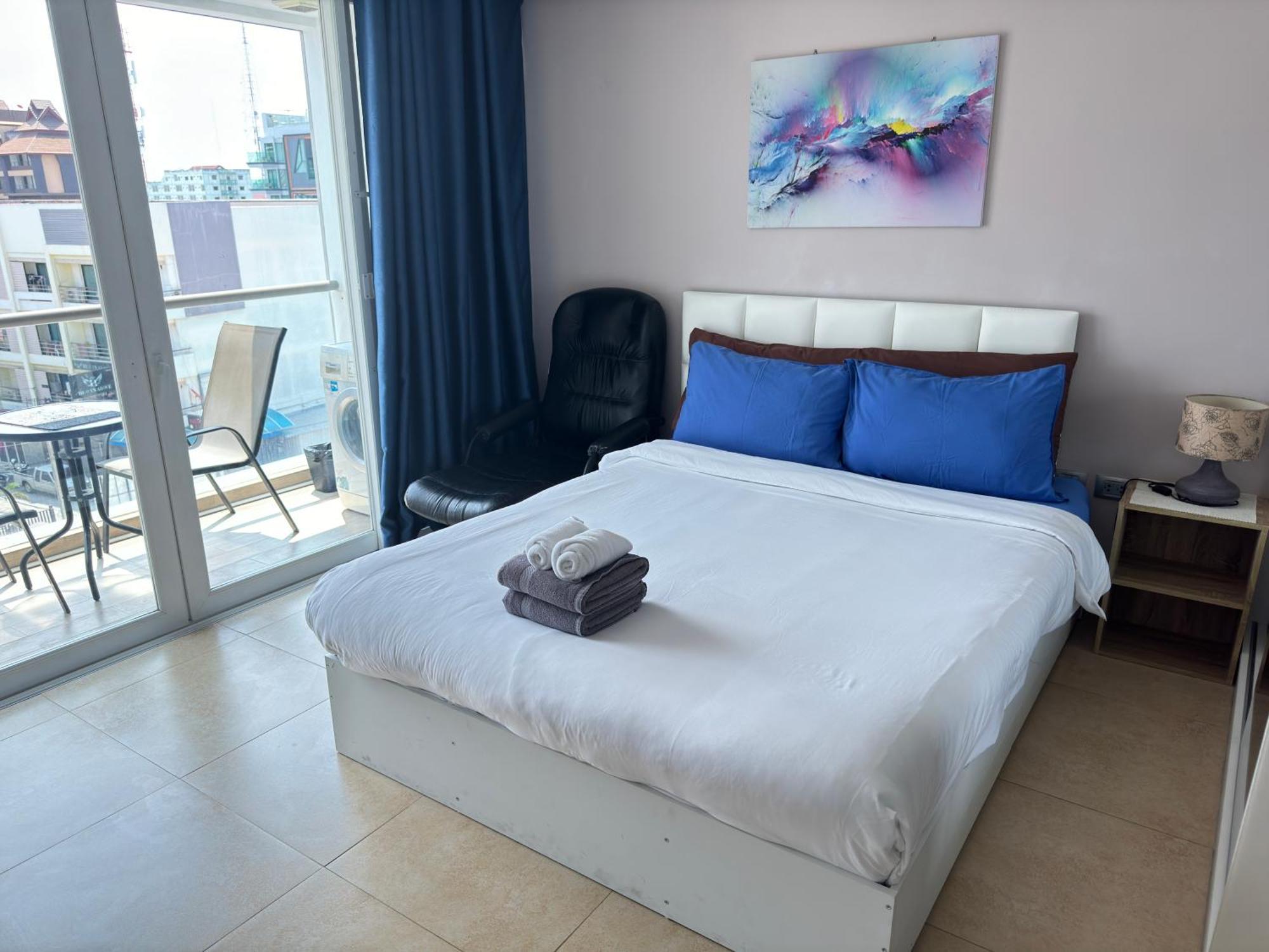 芭提雅中心centara Avenue 6楼一卧公寓 高速互联网智能电视酒吧街步行街 Apartment *