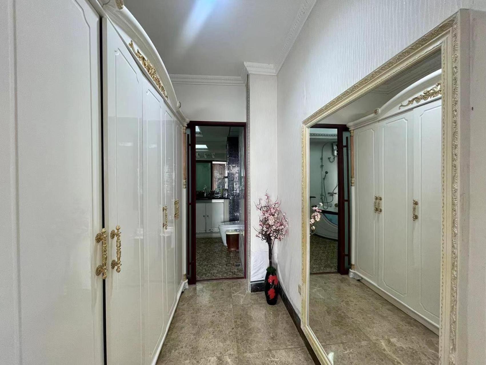Beautiful Sea View Front Apartment Pattaya