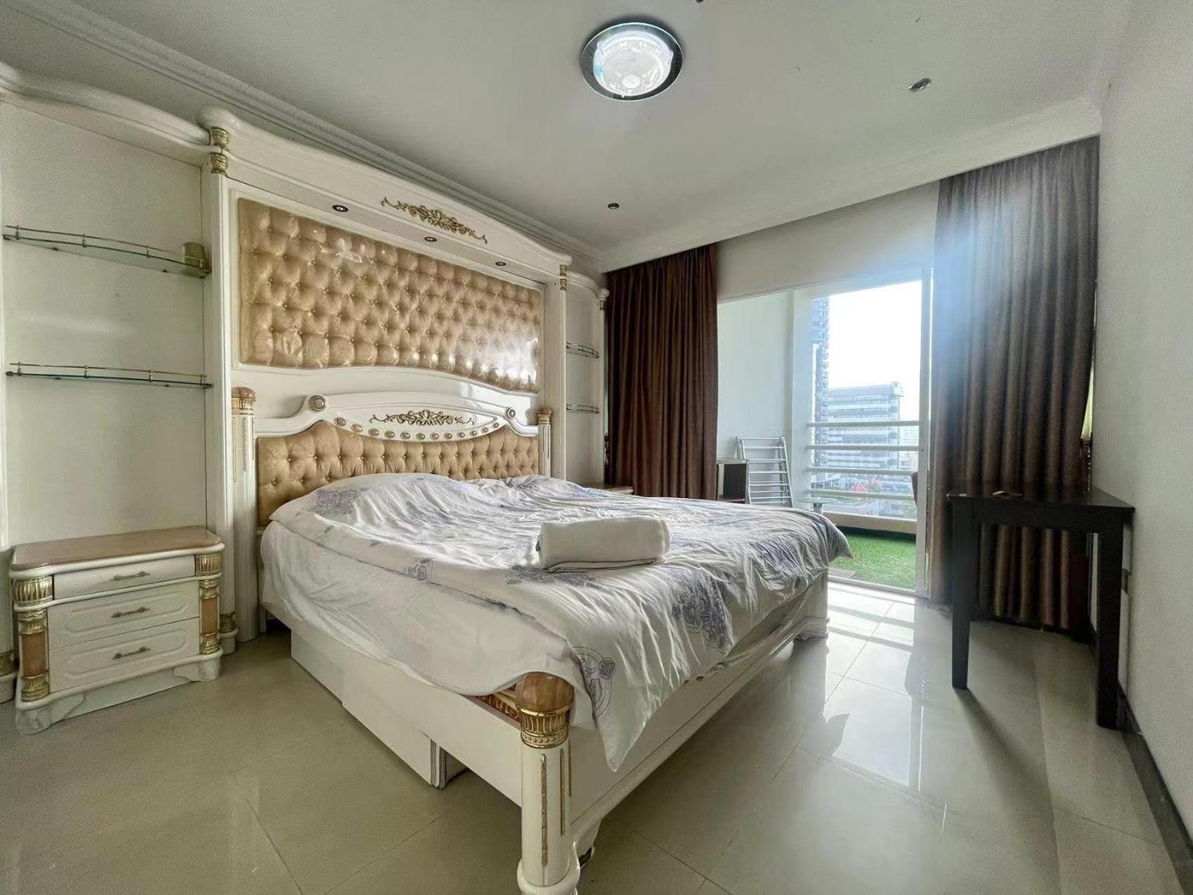 Beautiful Sea View Front Apartment