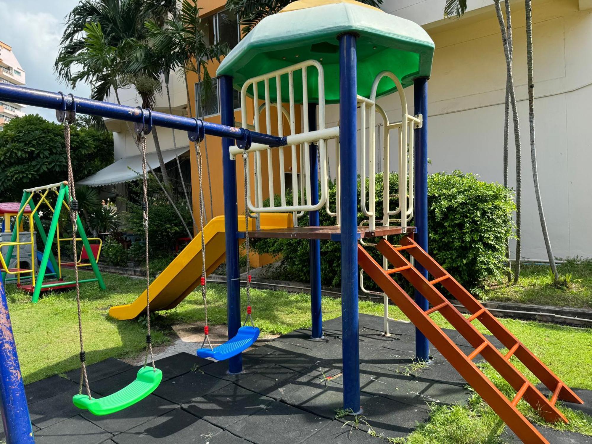 View Sea看海观景公寓 机场巴士站隔壁 出门双条车到芭提雅海滩、步行街和各㬌点 Apartment *