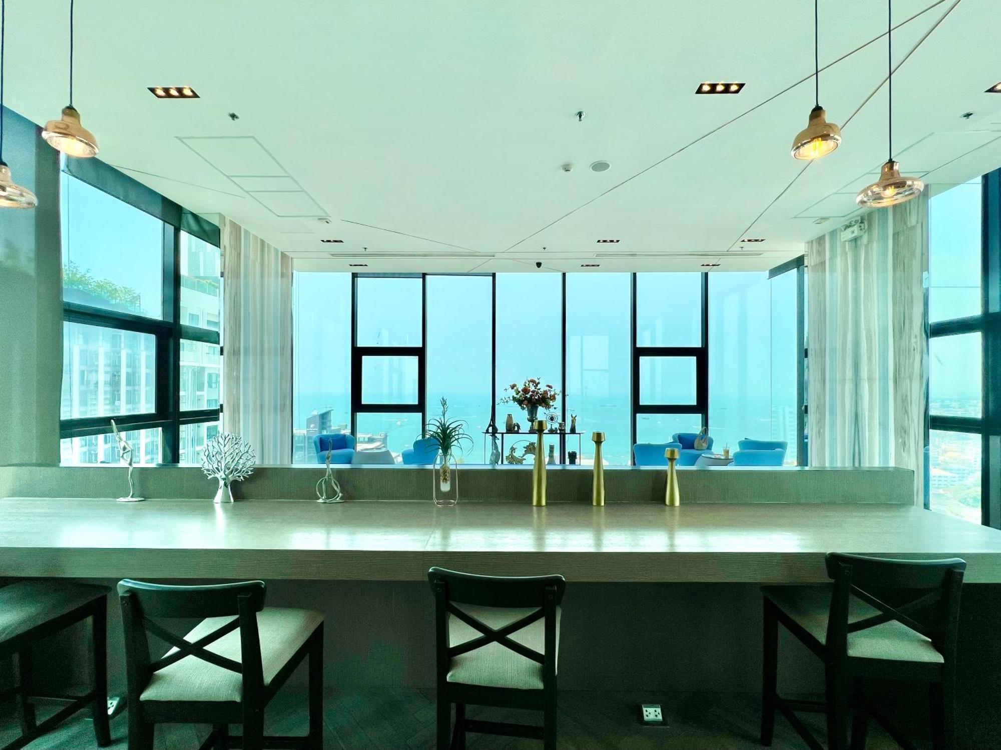 Sea View @the Base Apartment Pattaya