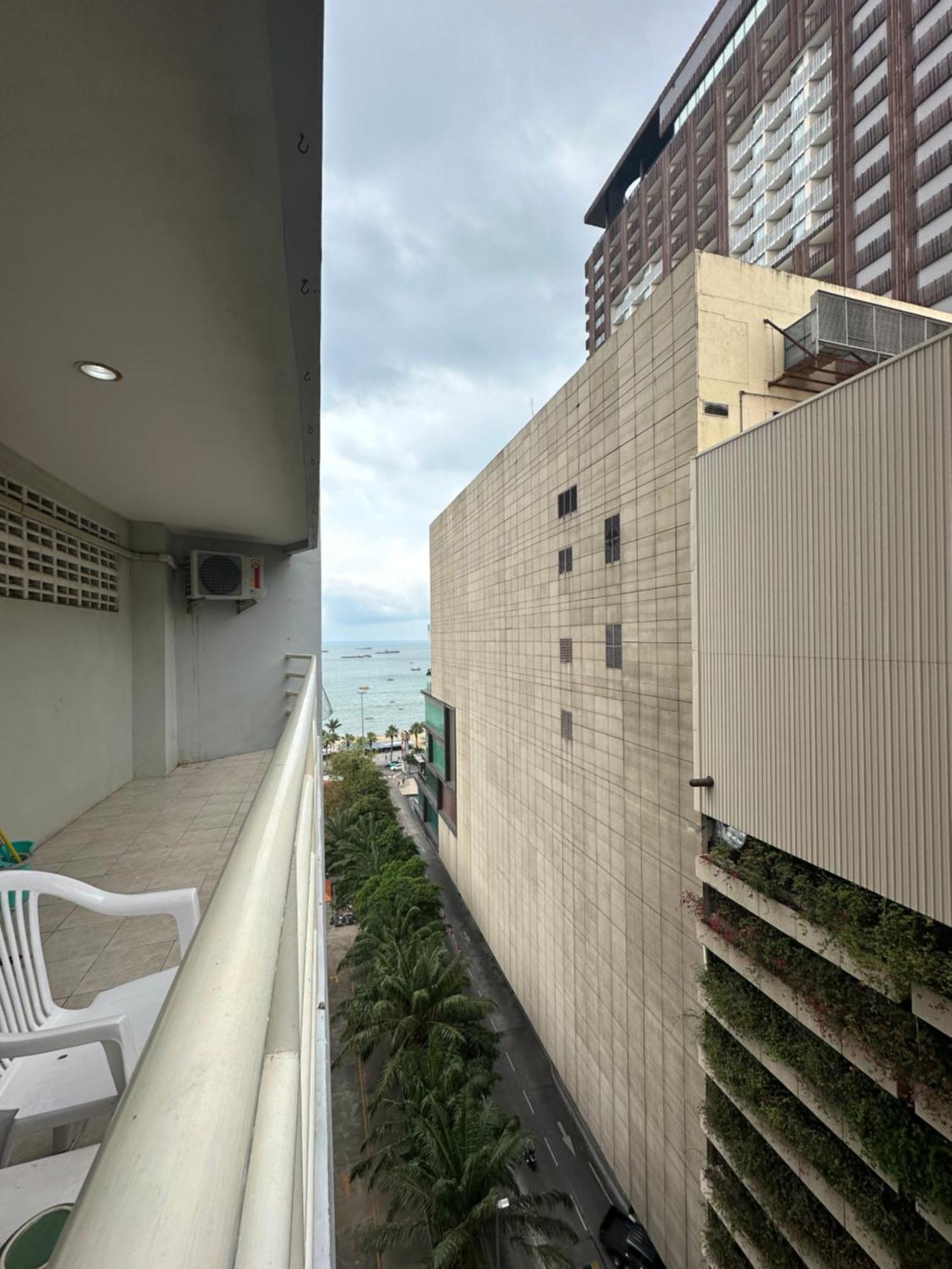 Viewtalay คอนโดวิวทะเล 6 พัทยา Apartment *