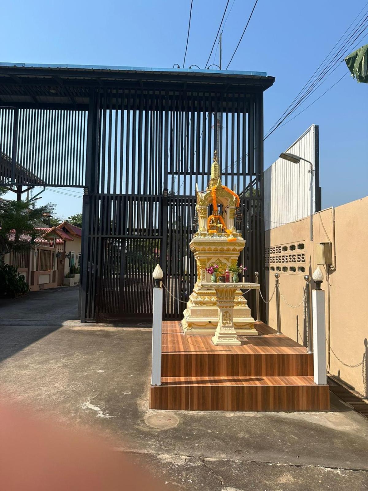 Ekaluk Place