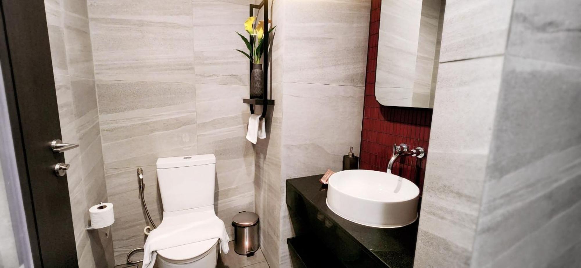 Apartment Edge By Thida *