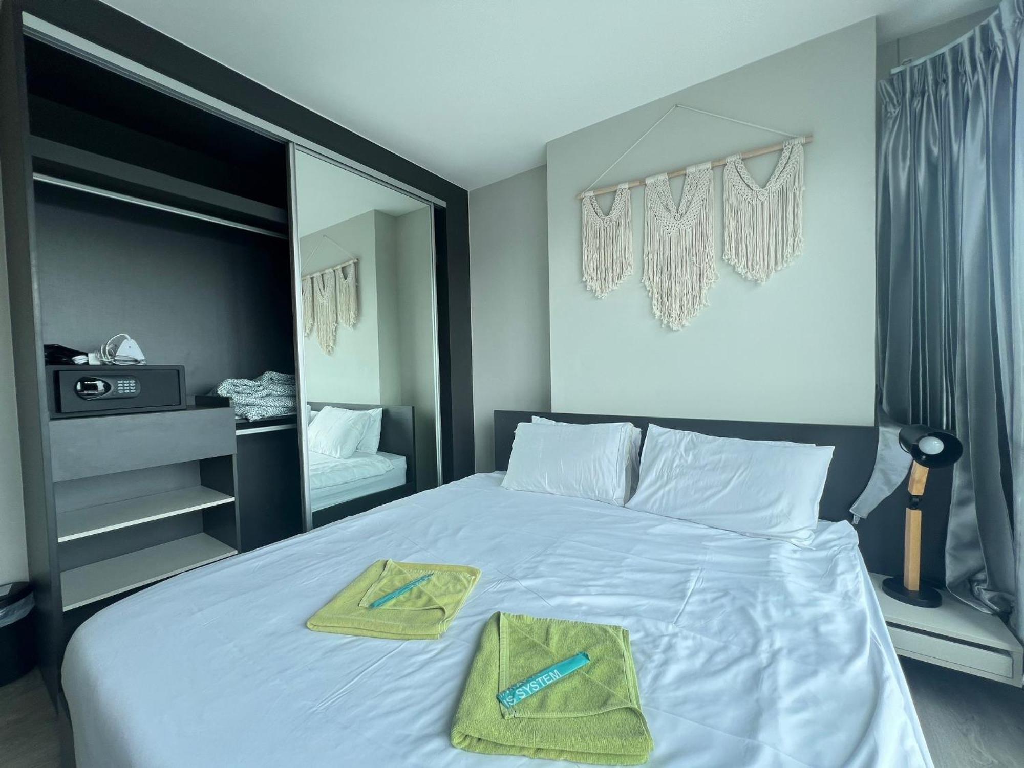 Downtown Lux Fun 2bedroom Rooftop Pool #taa16710 Pattaya