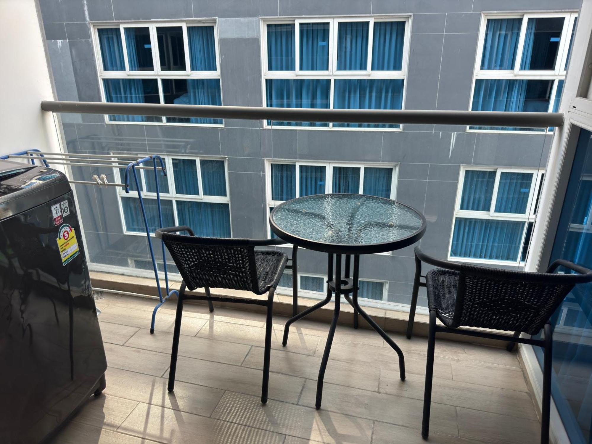 Apartment 芭提雅中心地带 Centara Avenue 一房公寓5楼紧邻海滩酒吧街智能电视