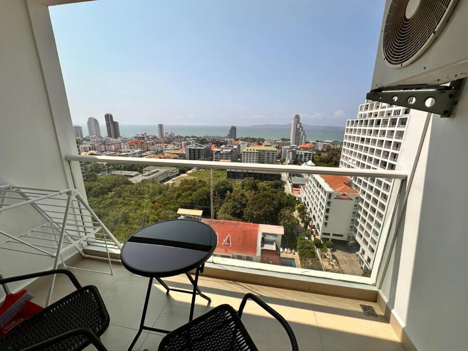 Sunset View 1 Bedroom In The Vision Pattaya