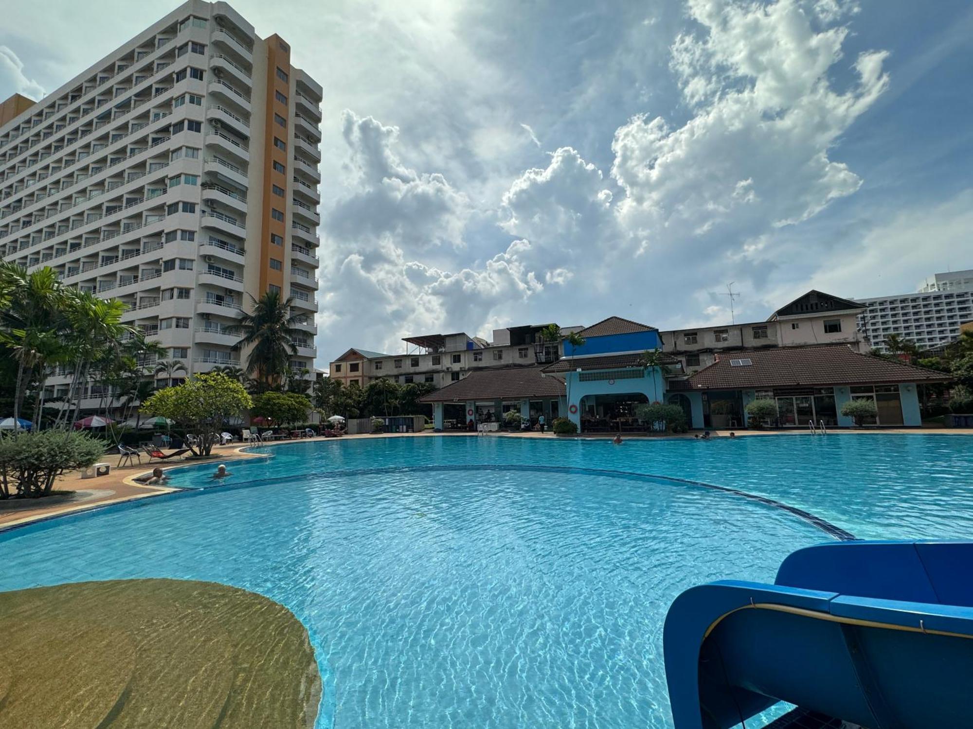 Mina View 95 Apartment Pattaya