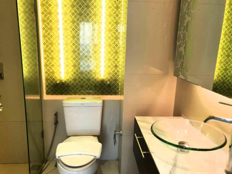 Grande Caribbean Guestroom *