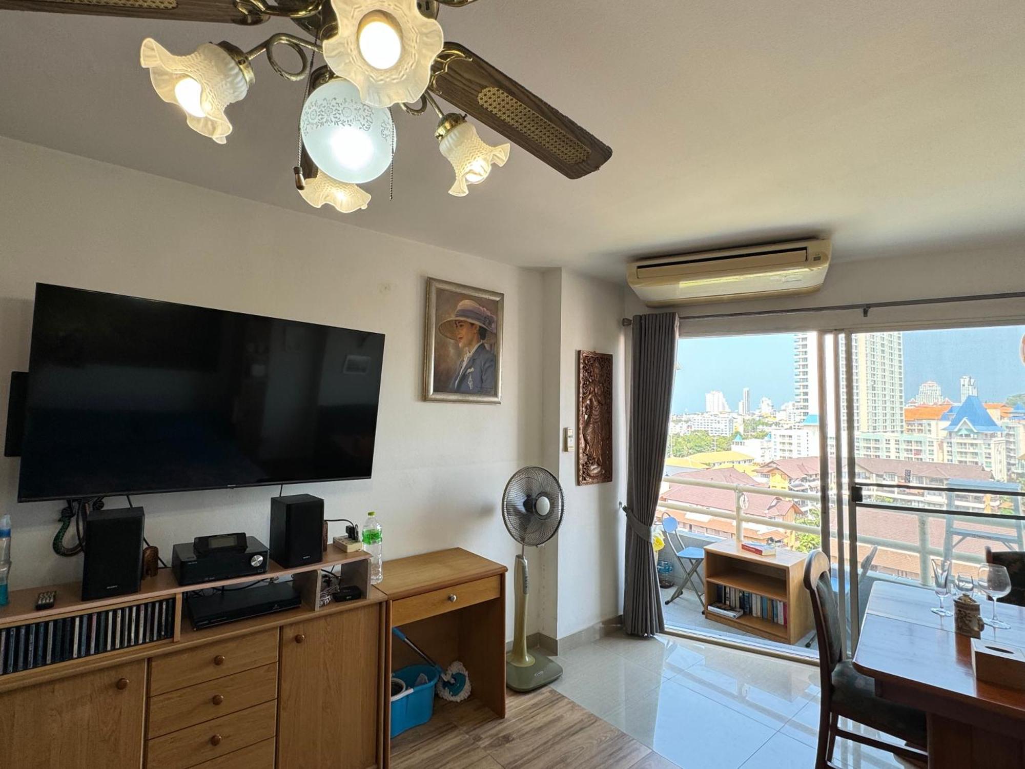 Apartment View Sea看海观景公寓 机场巴士站隔壁 出门双条车到芭提雅海滩、步行街和各㬌点