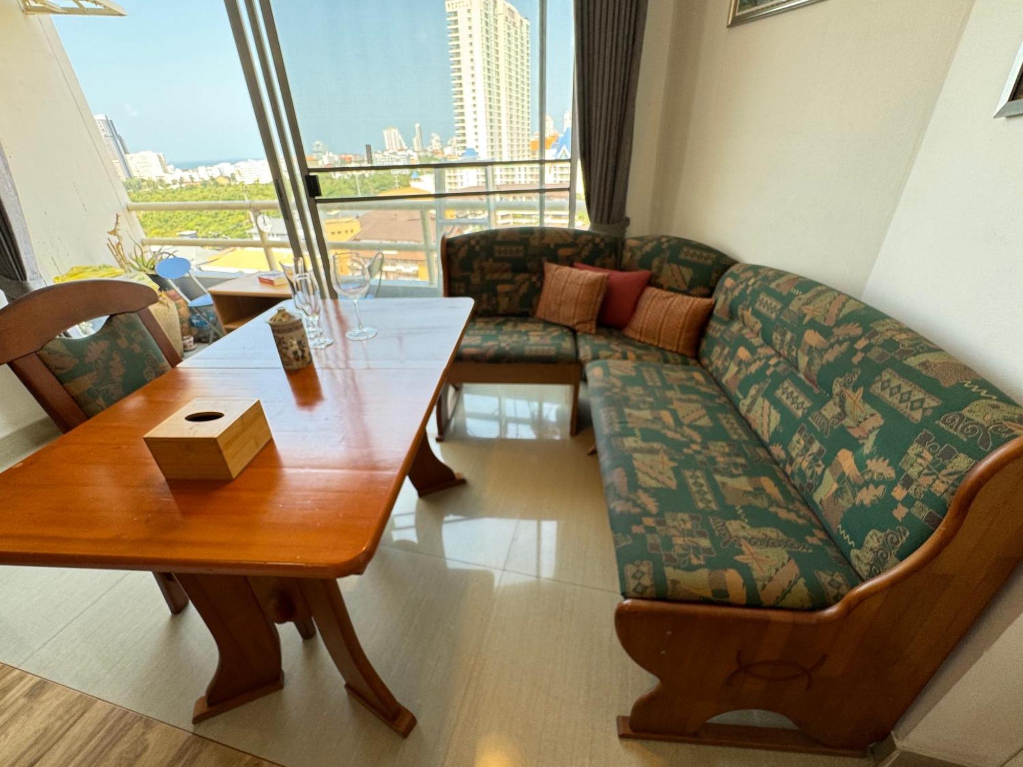View Sea看海观景公寓 机场巴士站隔壁 出门双条车到芭提雅海滩、步行街和各㬌点 Apartment Pattaya