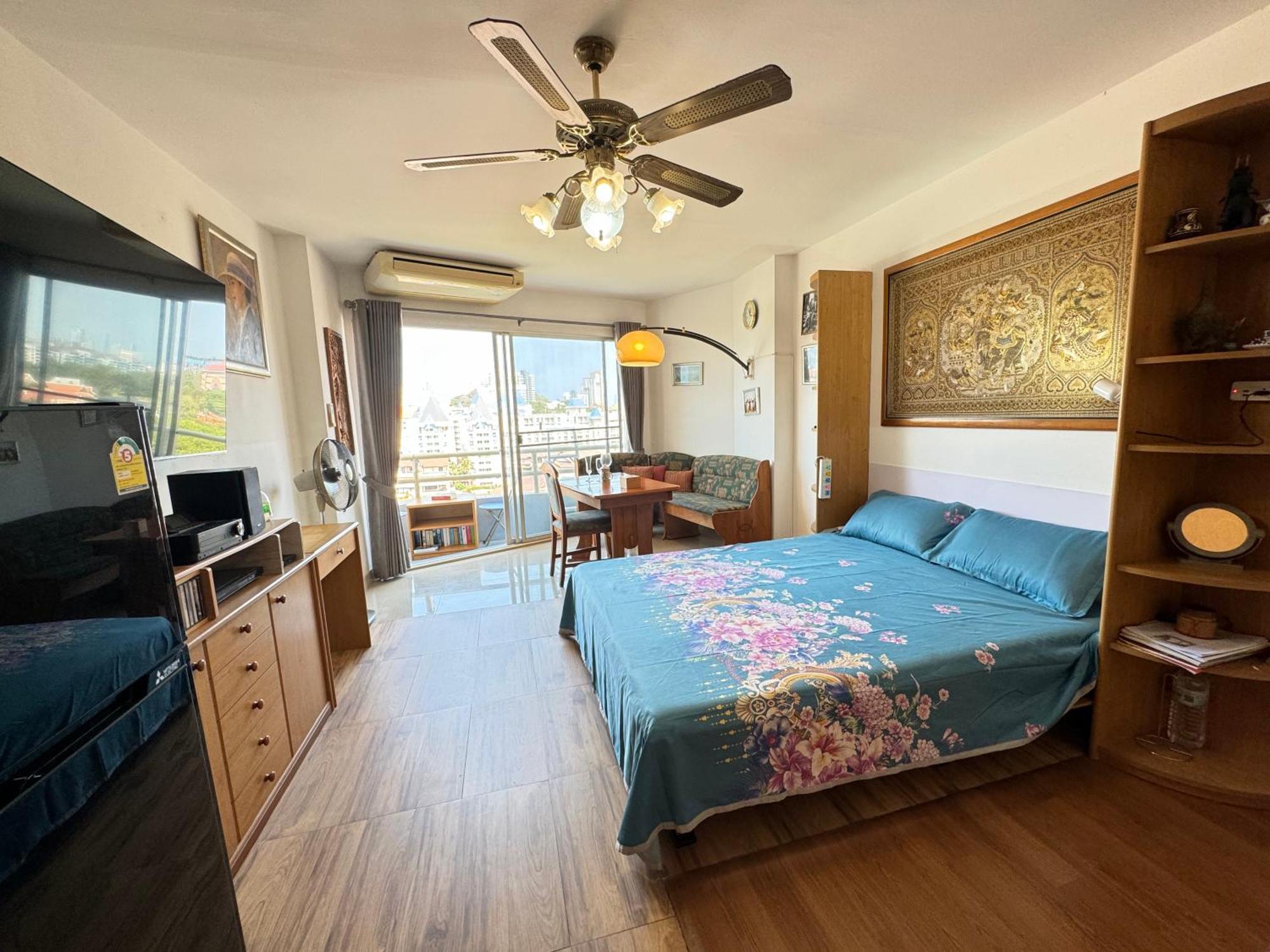 View Sea看海观景公寓 机场巴士站隔壁 出门双条车到芭提雅海滩、步行街和各㬌点 * Pattaya