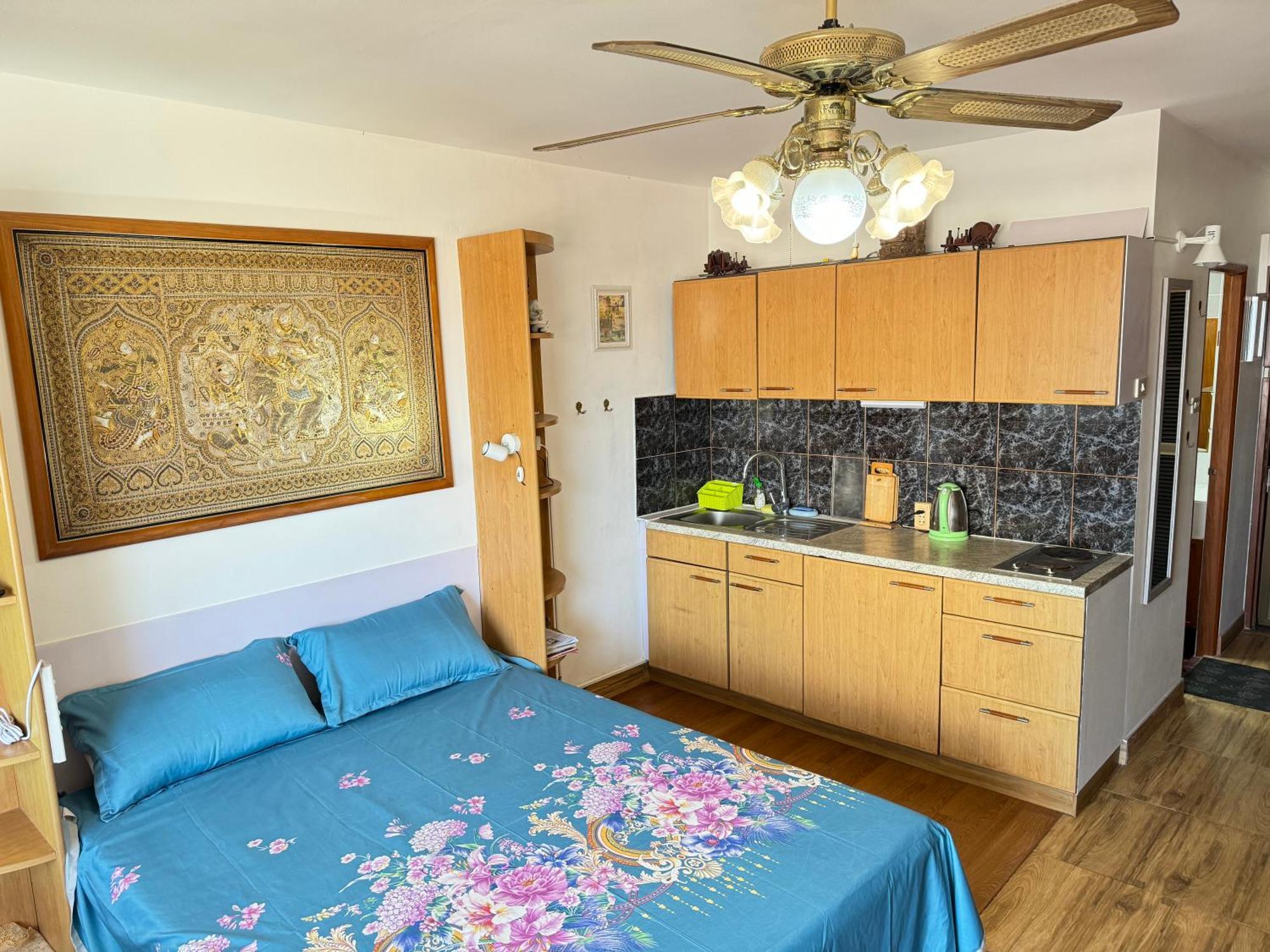 Apartment View Sea看海观景公寓 机场巴士站隔壁 出门双条车到芭提雅海滩、步行街和各㬌点