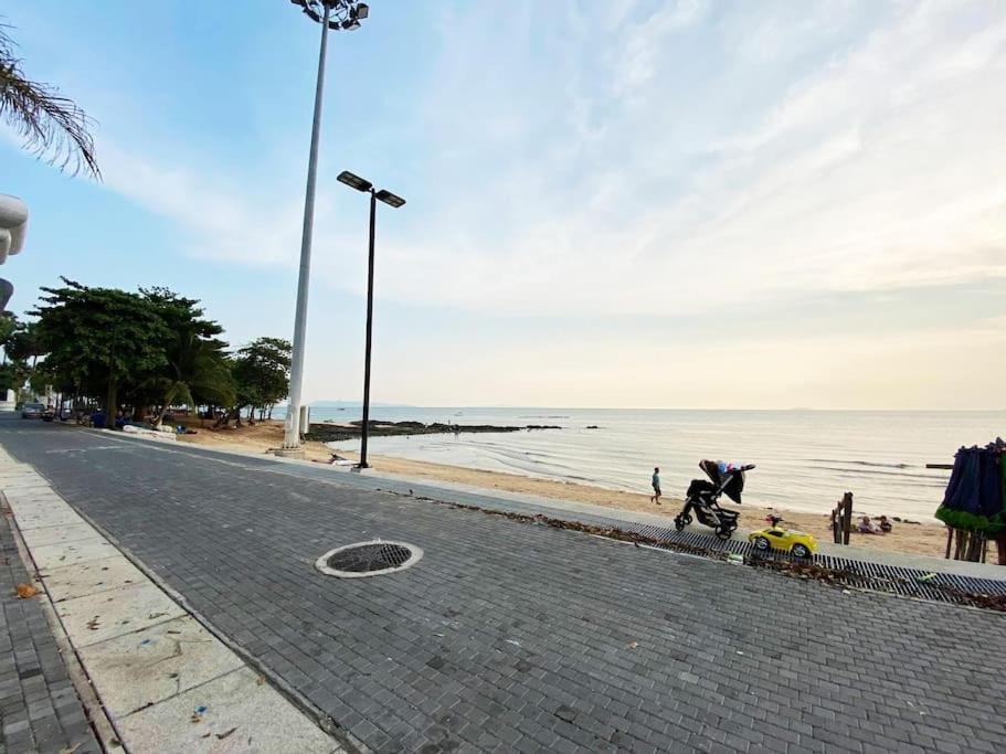 Moderne Og Delikat Pa Stranden I Jomtien Pattaya