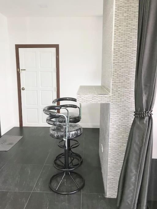 Moderne Og Delikat Pa Stranden I Jomtien
