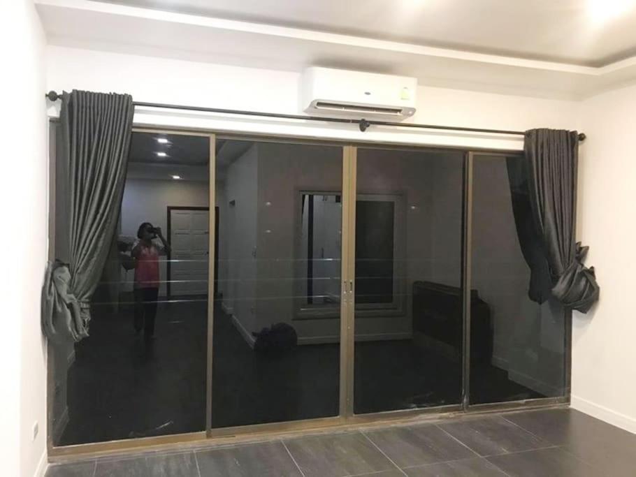 Moderne Og Delikat Pa Stranden I Jomtien *
