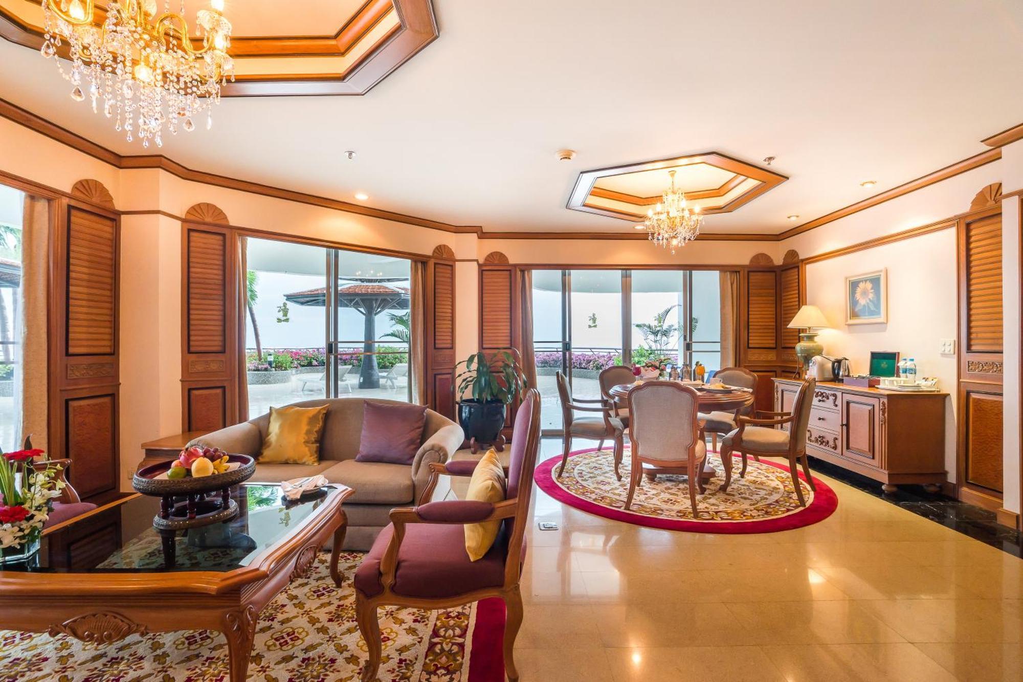 Royal Cliff Grand