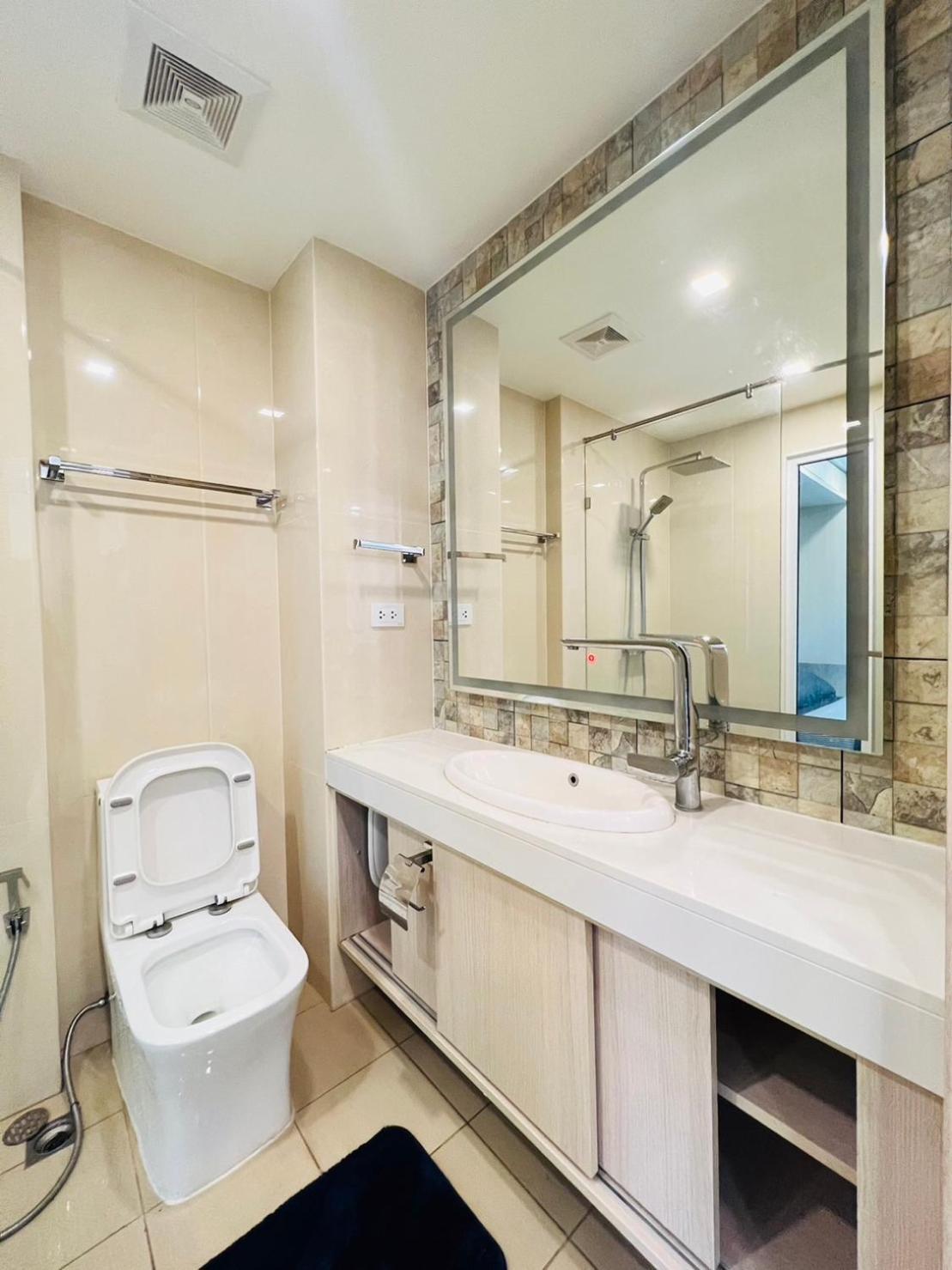 ที่พักพัทยาราคาถูก1 Apartment *