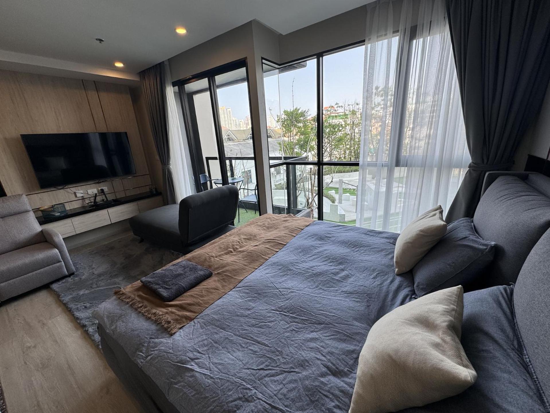 Panora Pratumnak Apartment