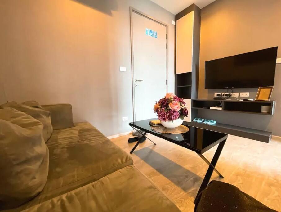The Base Quiet With Infinity Pool & Free Netflix Apartment