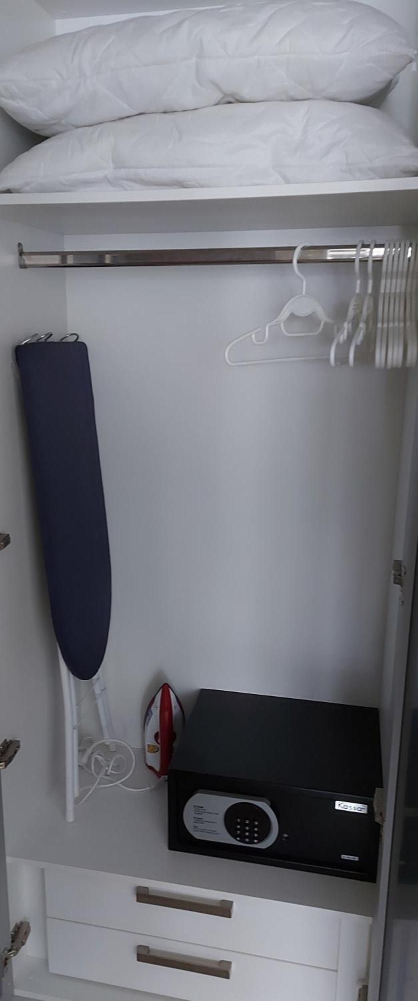 Apartment Grand Avenue, Luxury Suite, 72sqm Pool View With Lounge Area *