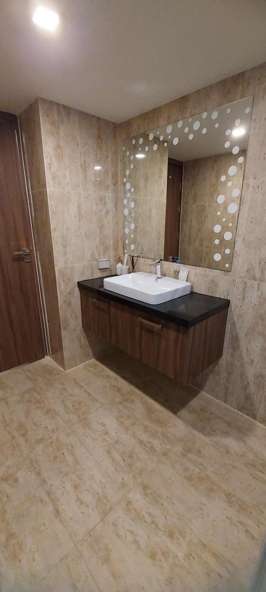 Grand Avenue, Luxury Suite, 72sqm Pool View With Lounge Area