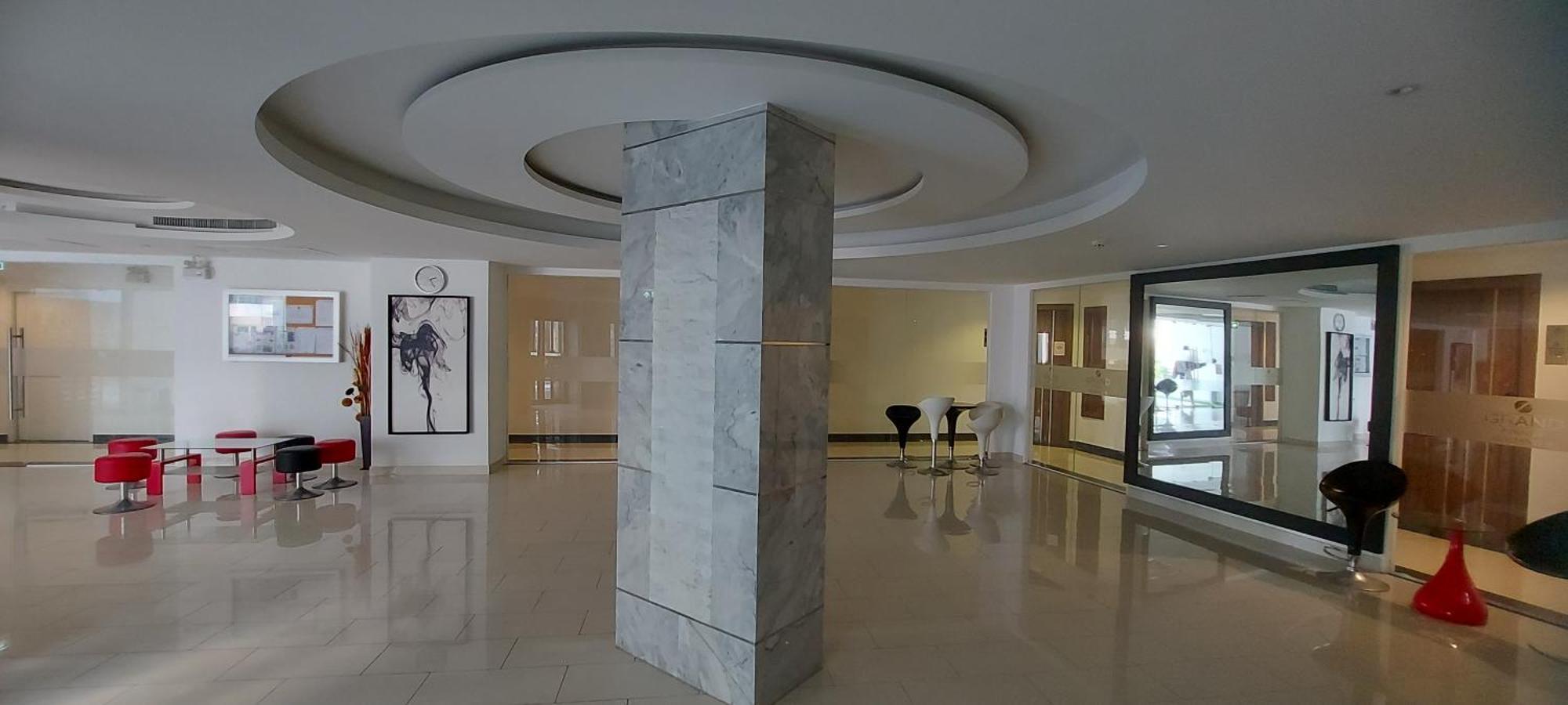 Grand Avenue, Luxury Suite, 72sqm Pool View With Lounge Area *