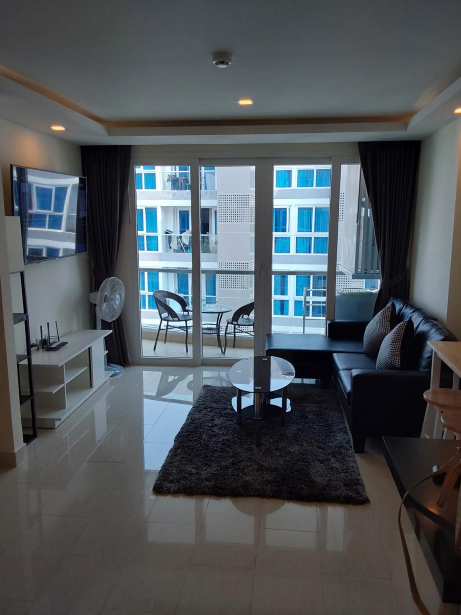 Grand Avenue, 2 Bed-/ 2 Bathroom, 70 Sqm, Pool View Pattaya