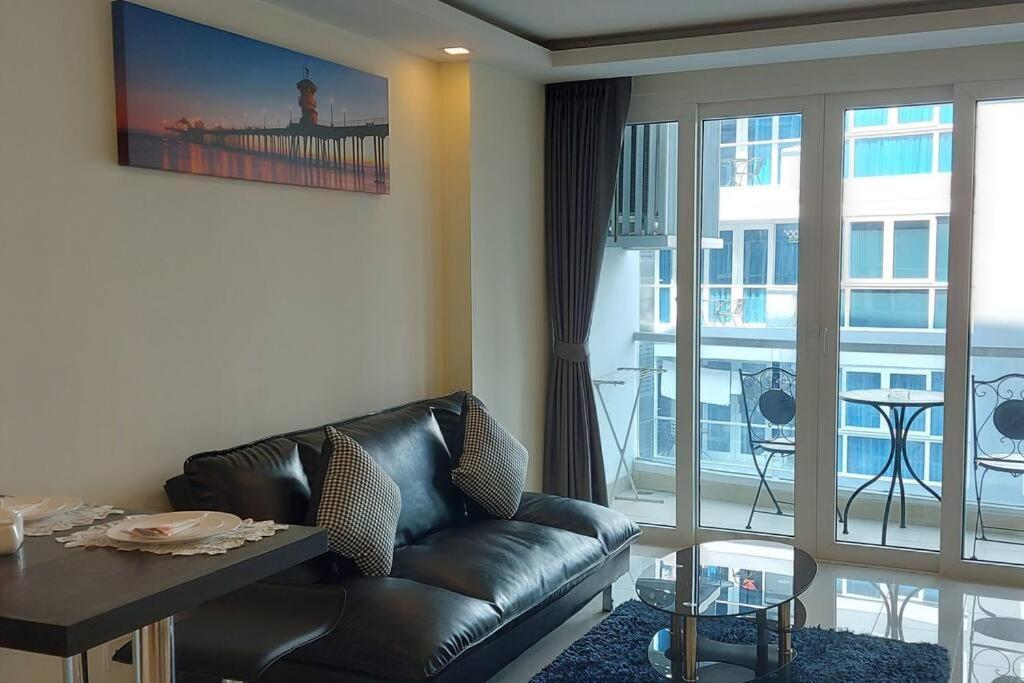 Grand Avenue Pattaya, Luxury Condo, 50sqm, Pool View Pattaya