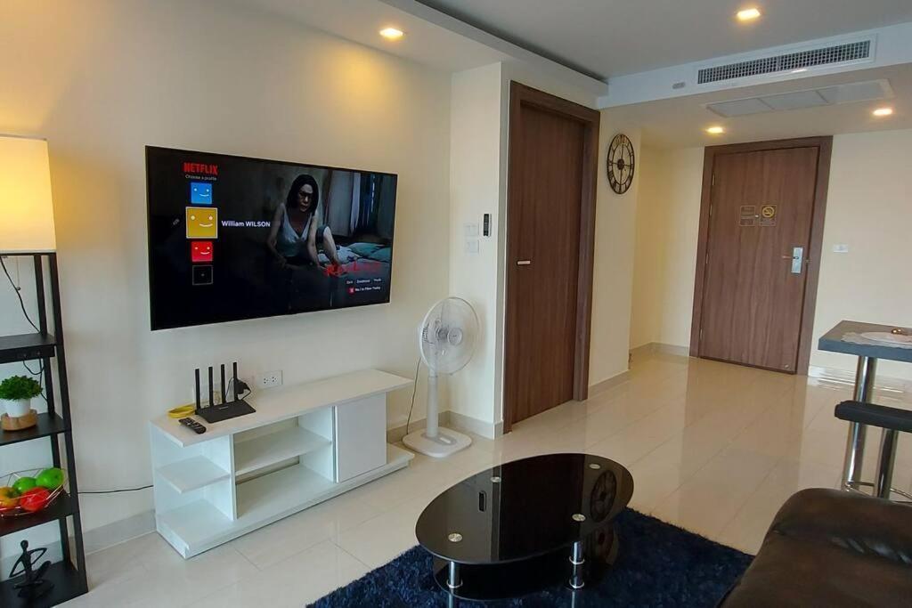 Grand Avenue Pattaya, Luxury Condo, 50sqm, Pool View