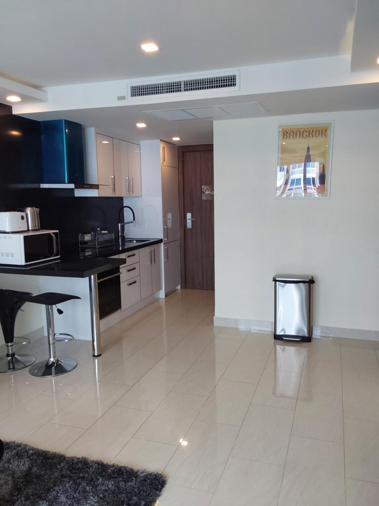 Apartment Grand Avenue, 2 Bed-/ 2 Bathroom, 70 Sqm, Pool View